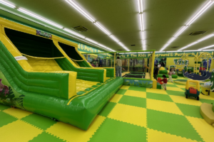The Kidsマックスバリュ高屋店の室内の様子