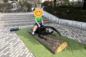 広島市森林公園こんちゅう館のヘラクレスのオブジェ