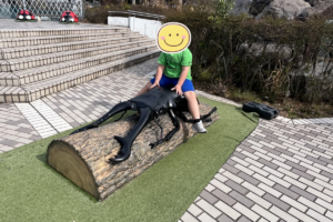 広島市森林公園こんちゅう館のクワガタのオブジェ